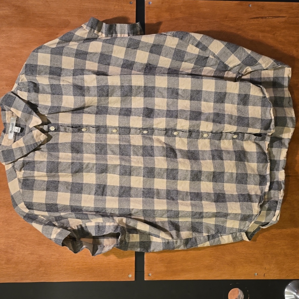 Madewell Black and Cream Plaid Button Down Shirt